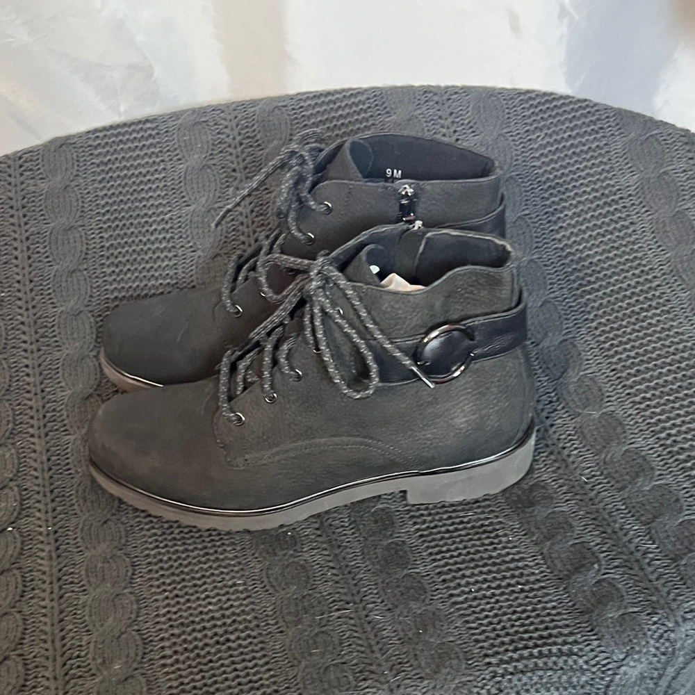 NWT Munro Bradley II Black Lace Up Boots for Women - Picture 6 of 11